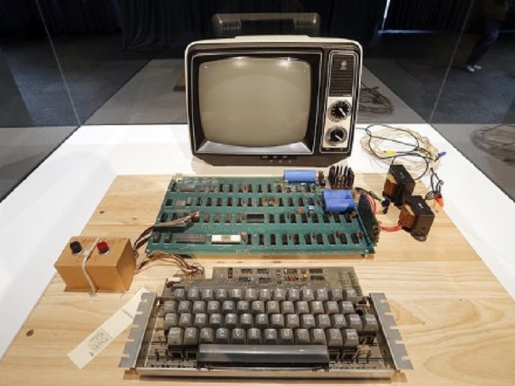 В Германии выставят на торги один из первых Apple-1
