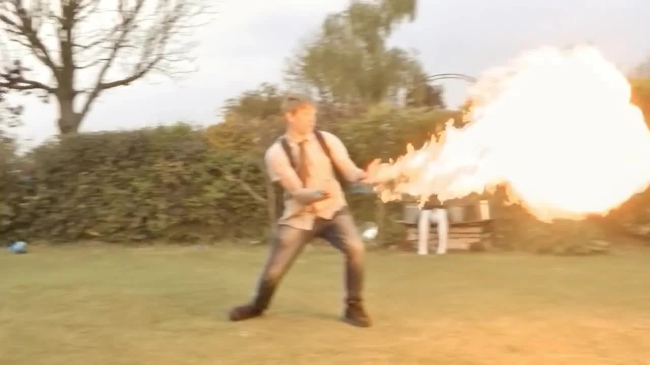 Воссоздание Fire Man из Люди Икс