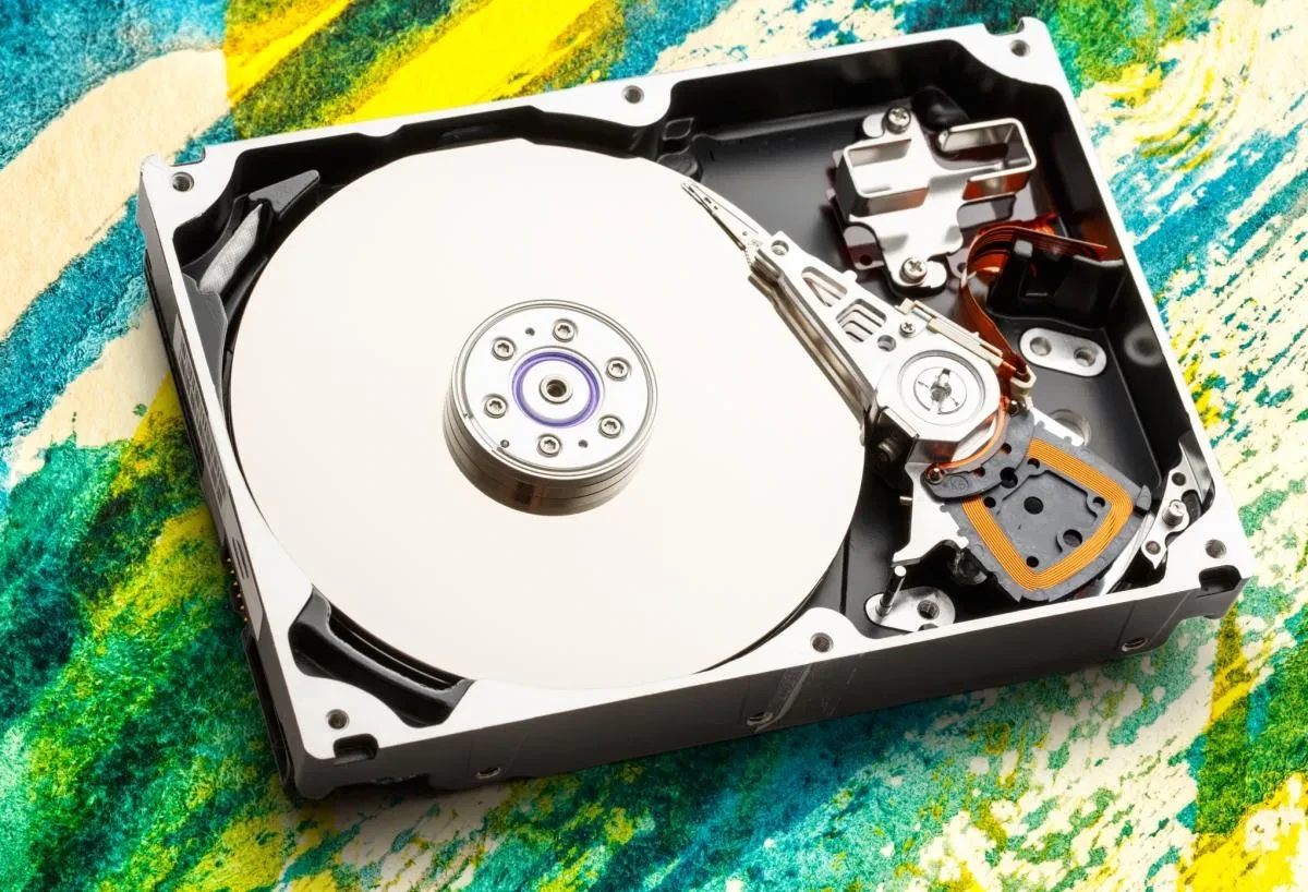 Цены на жёсткие диски начали стремительно расти, после масштабного строительства центров обработки данных