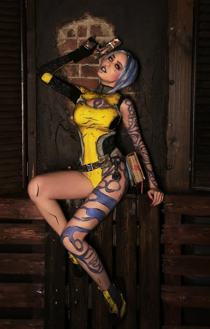 Косплей на Майю от Норихиро Юи