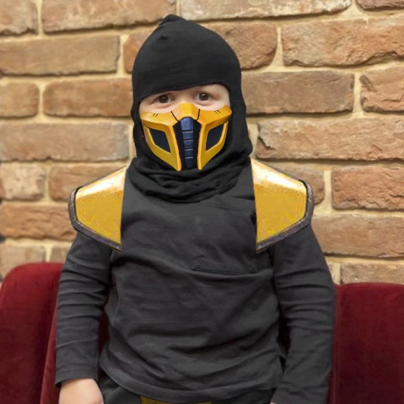 Сын попросил мамку купить костюм любимого персонажа