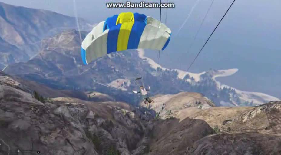 Нуб прыгает с парашута в GTA 5 (PC)