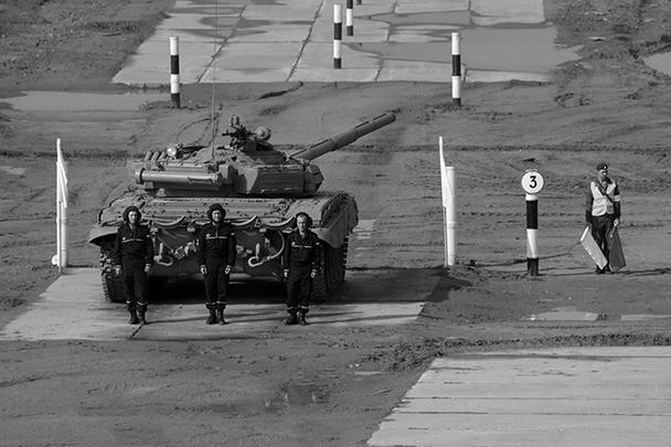 А танки не носят одежды