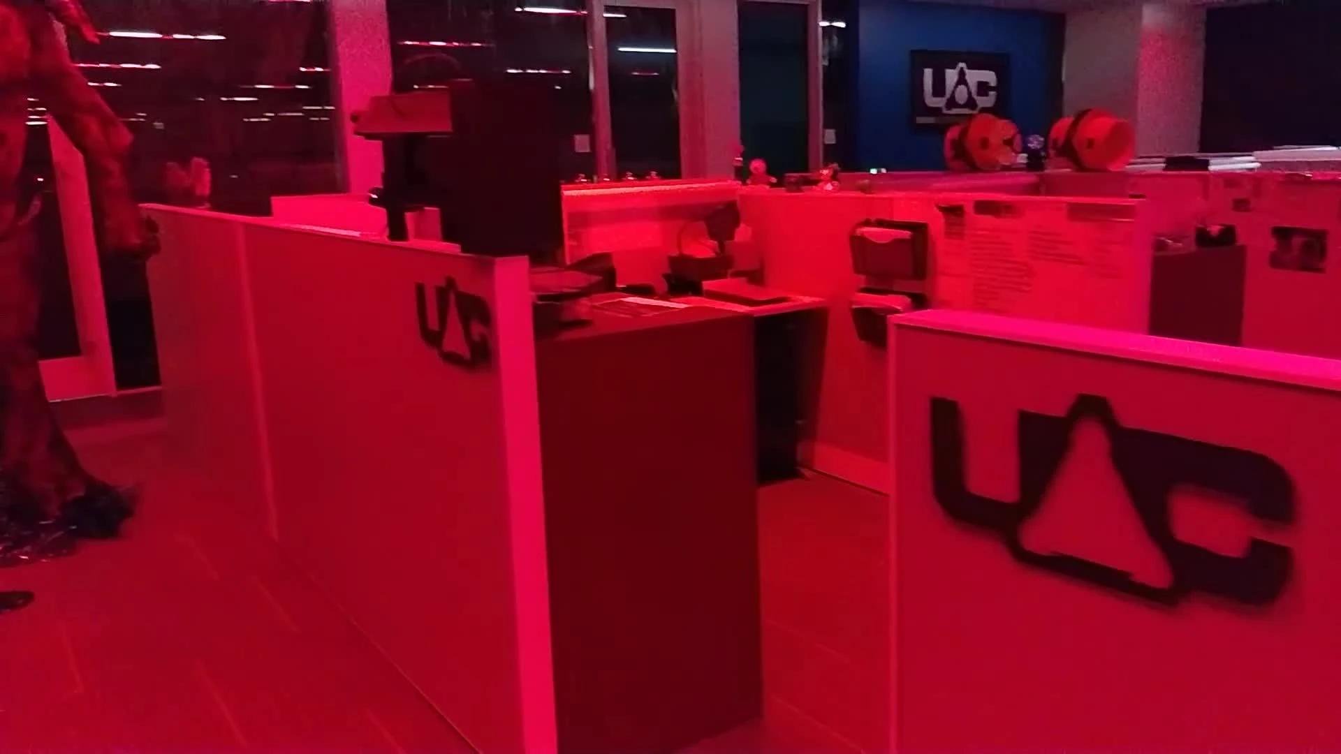 Геймеры превратили обычный офис в уровень из DOOM