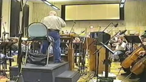 В аббатстве не все спокойно