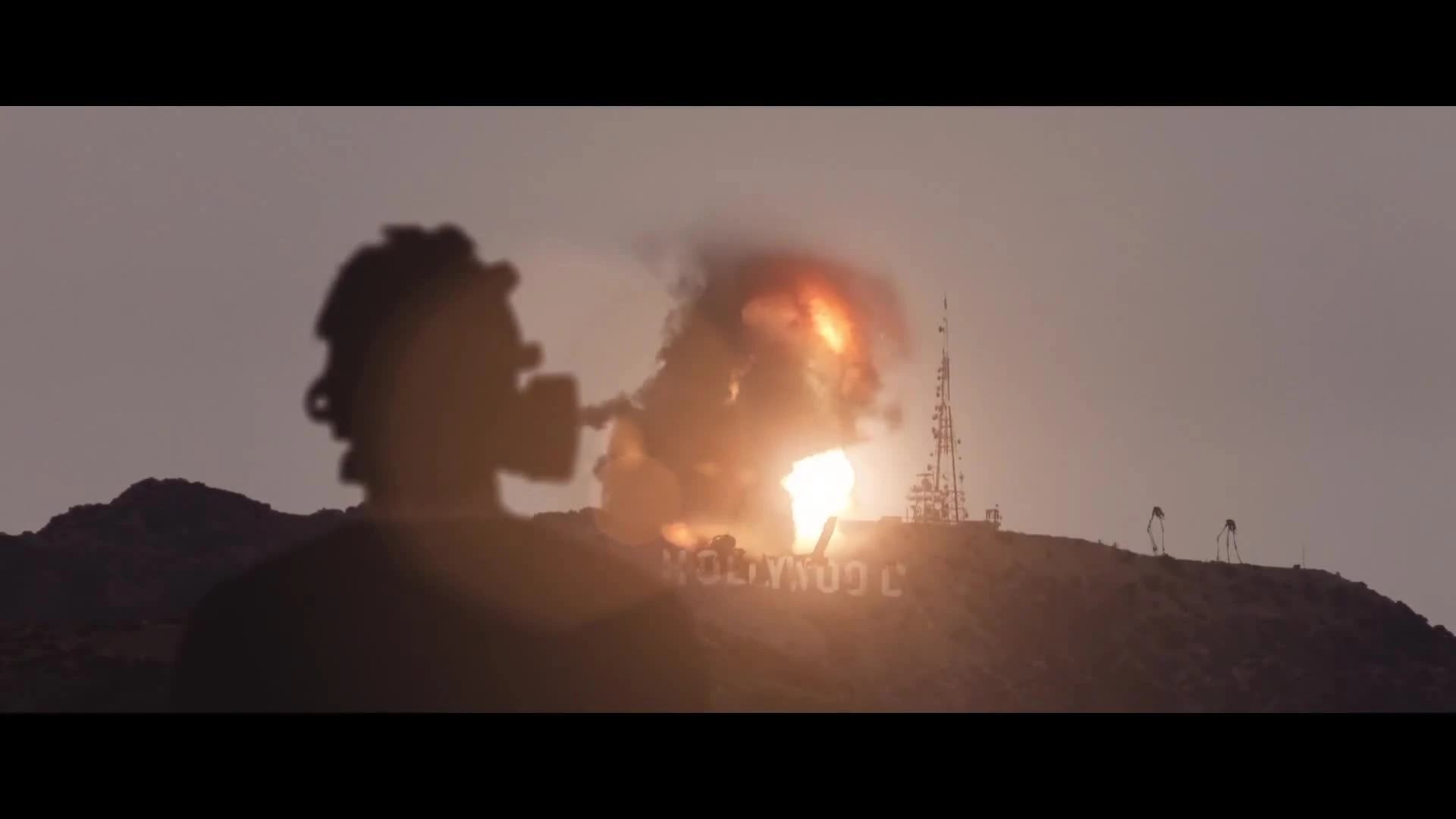 В тизере к фанатскому фильму Downfall of Evolution по мотивам серии Half-Life сгорают голливудские холмы