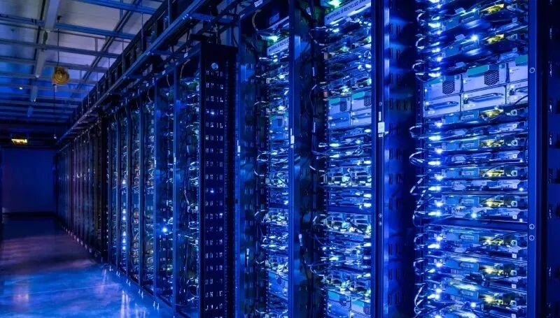 Правительство Великобритании призывает жителей удалять старые письма и фото - для экономии воды на фоне засухи