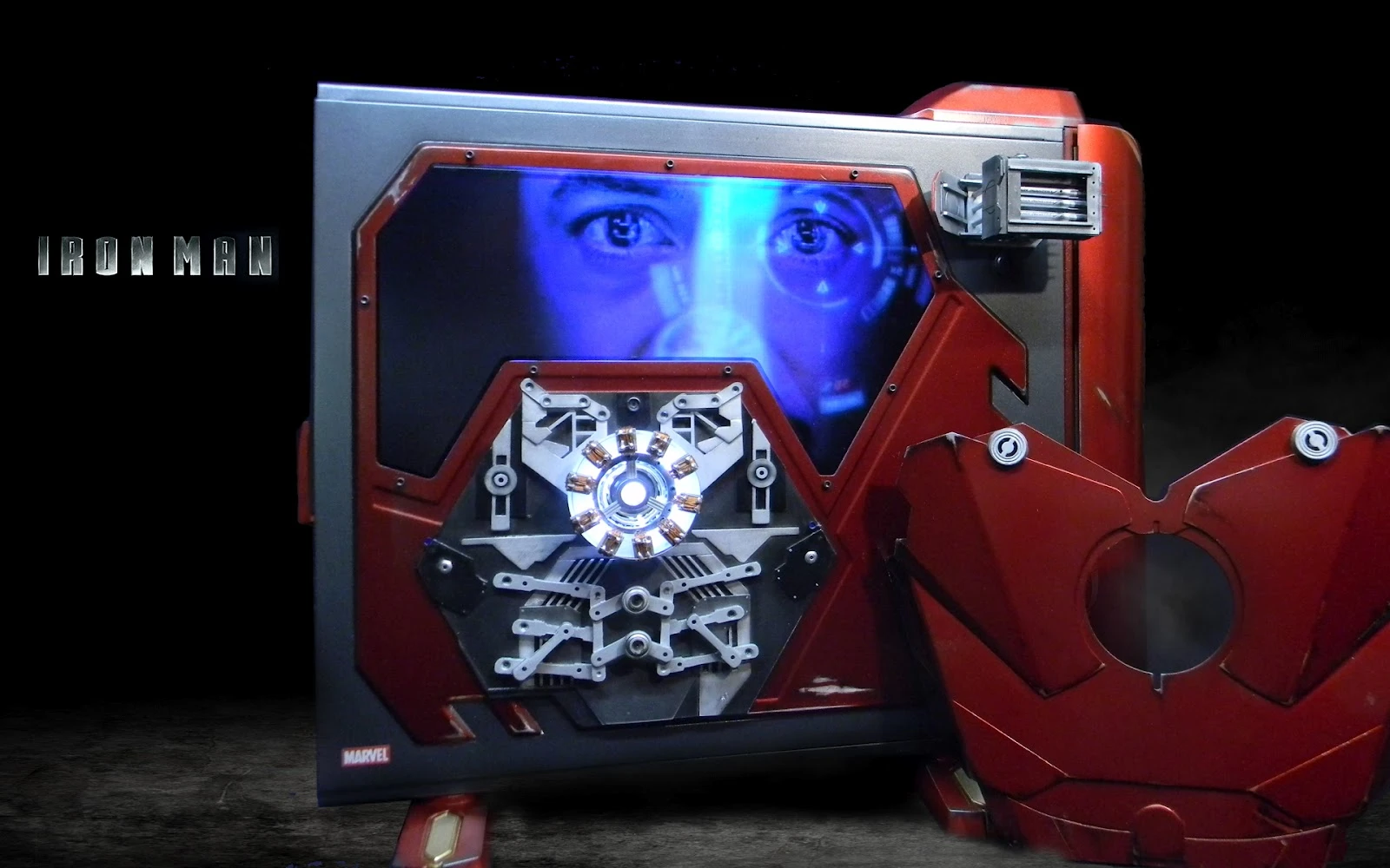 "Железночеловечный" корпус компьютера