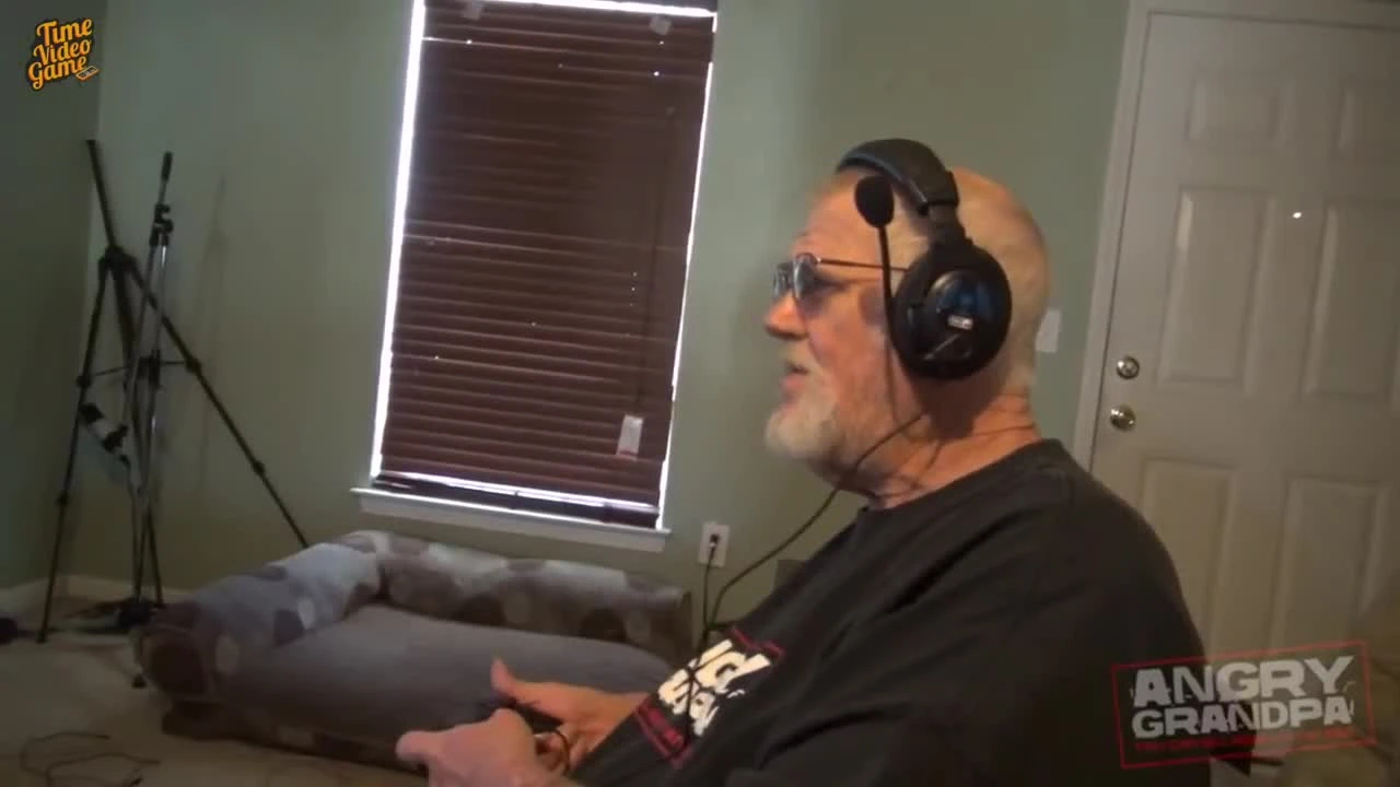 Злой Дед играет в Call of Duty Ghosts 18+