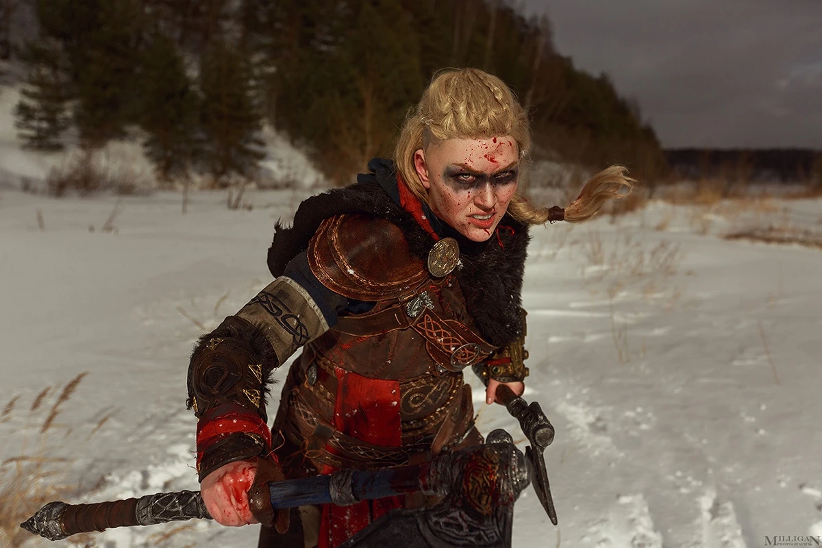 Косплей на Эйвор Варинсдоттир из Assassin's Creed: Valhalla