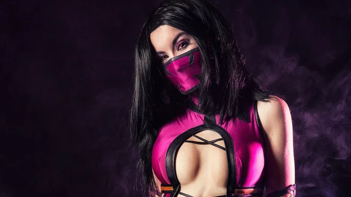 Сексуальный и одновременно качественный косплей на Mileena