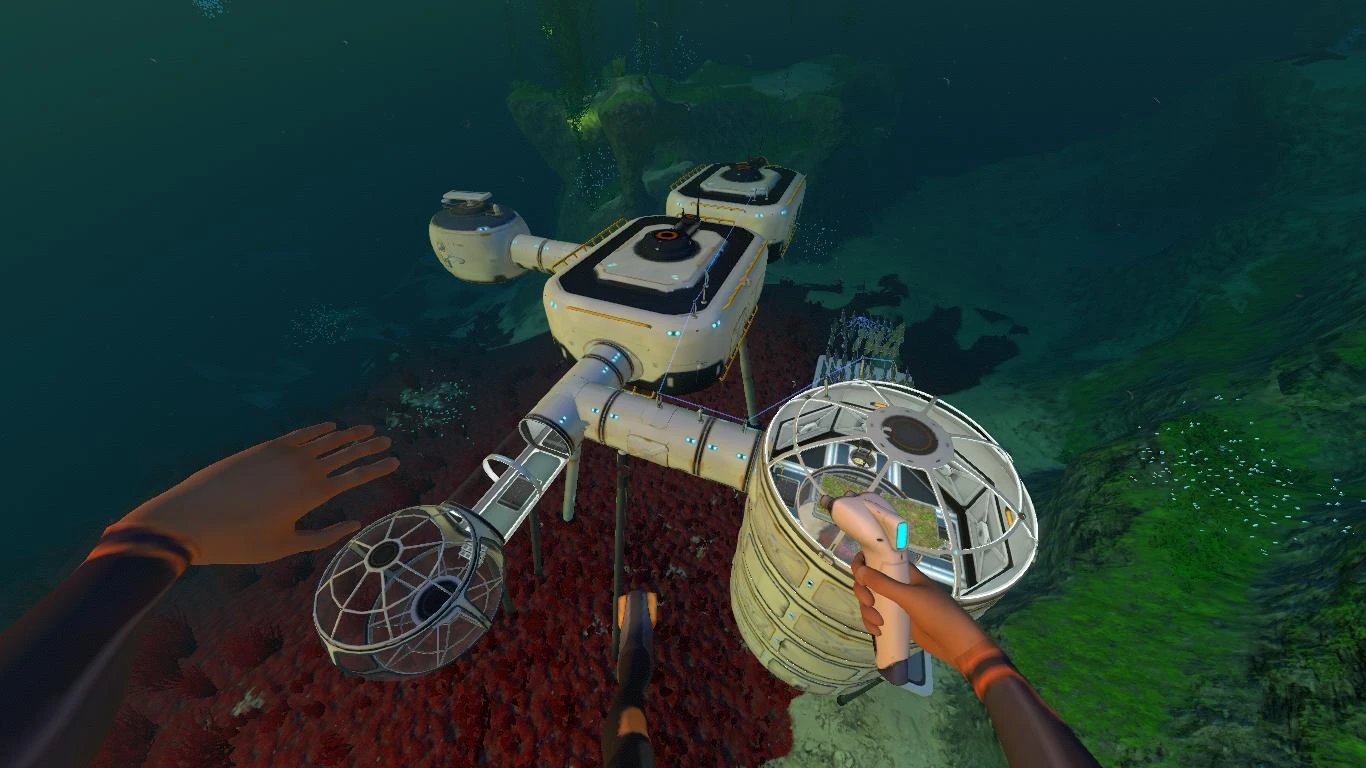 Subnautica "Сохранение - сюжет не тронут, энергия базы насчитывает +-5000"