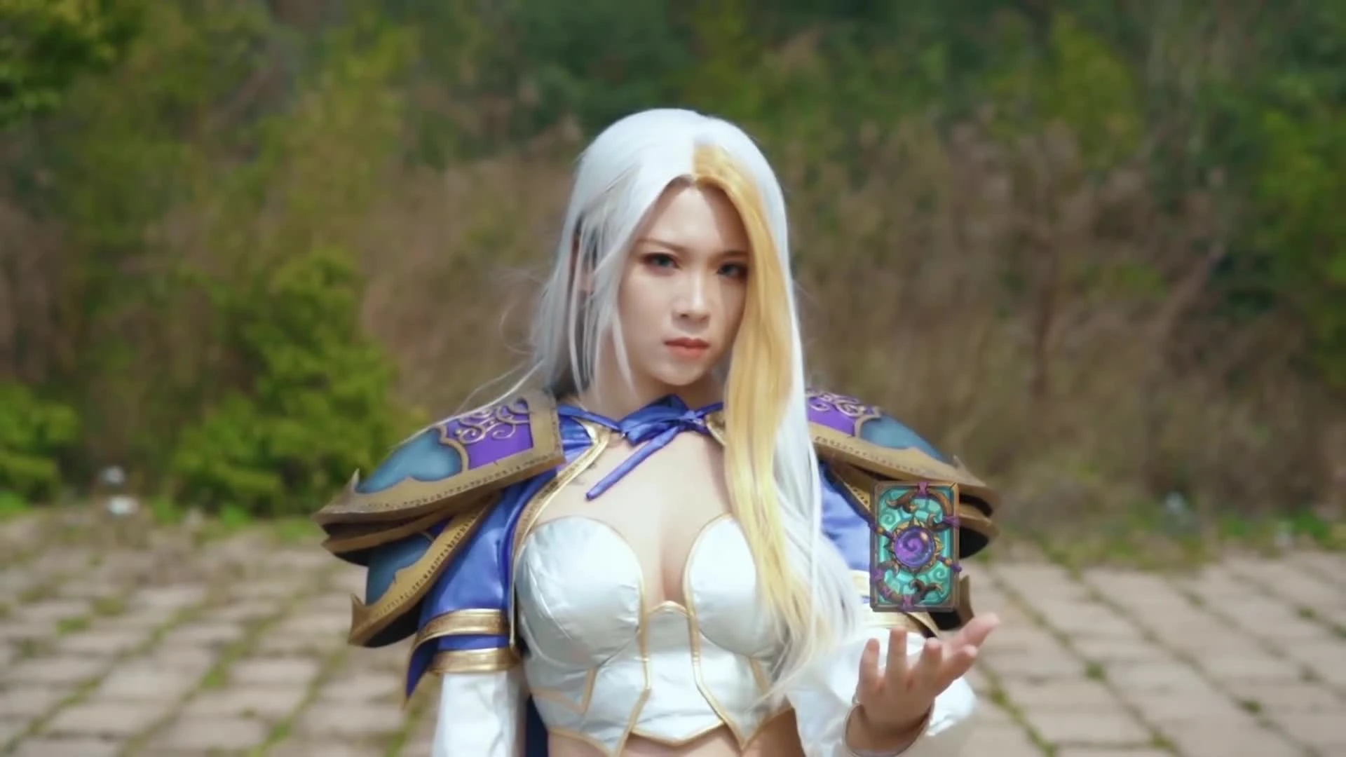 Игрок Hearthstone из Китая объявил новую карту фантастическим live-action видео