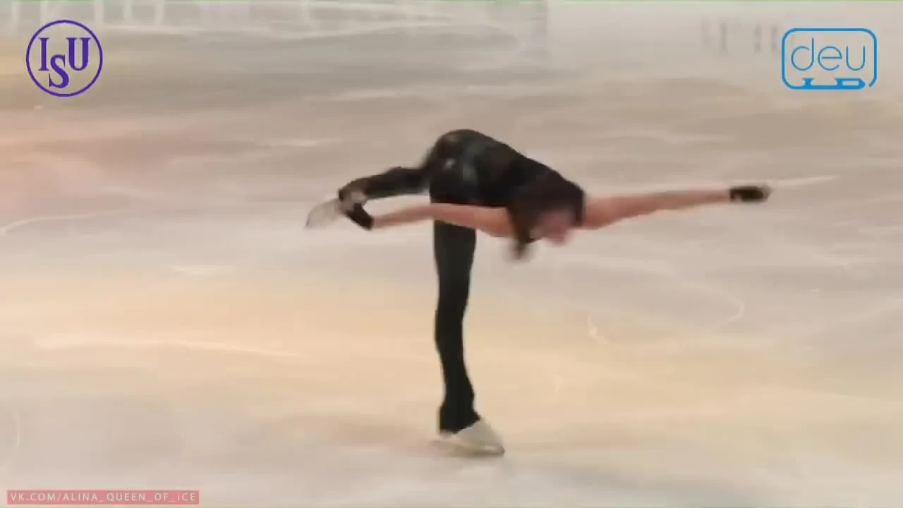 Загитова в образе Лары Крофт