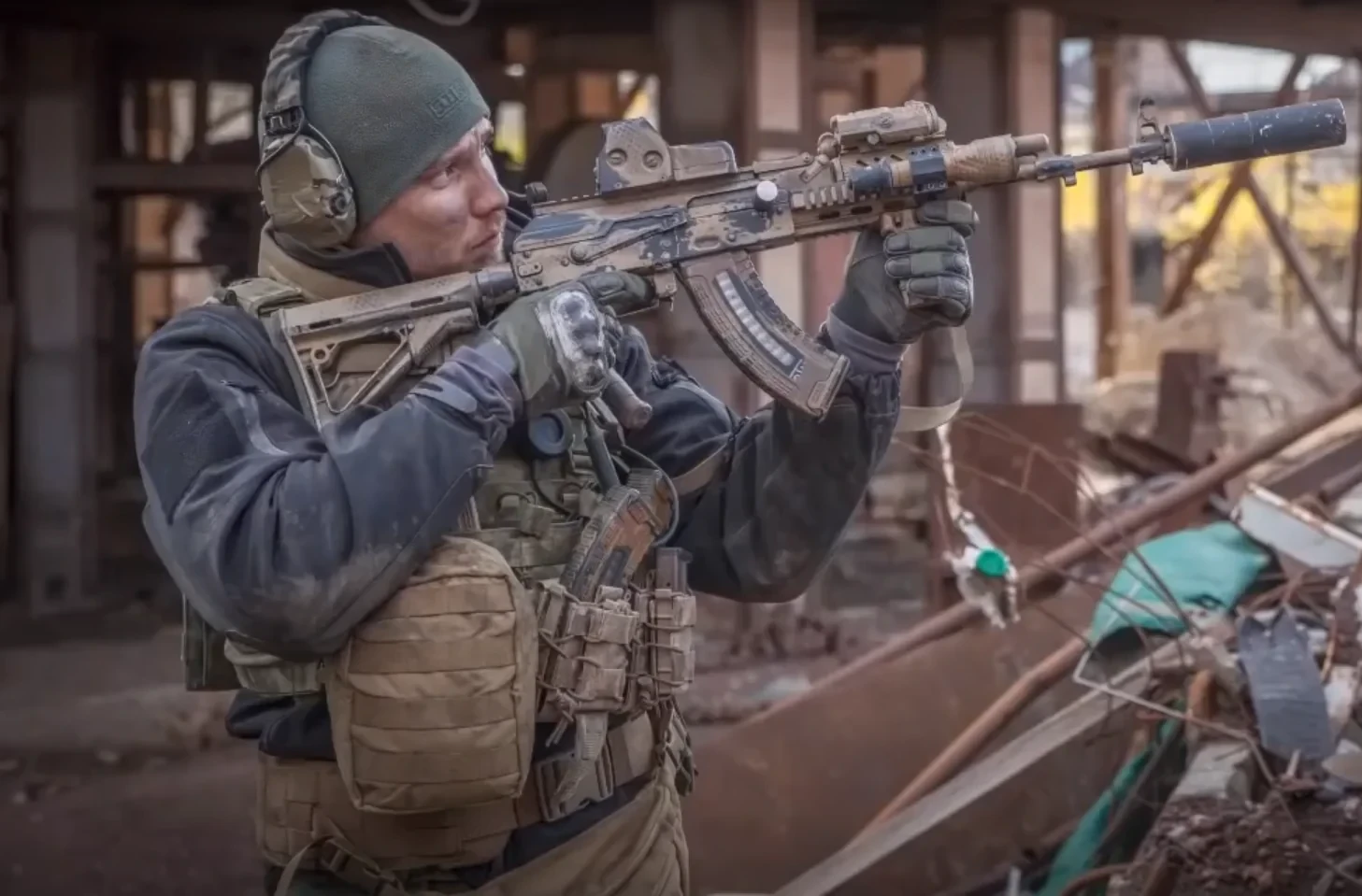 Никита Буянов анонсировал полноценный сериал по вселенной Escape from Tarkov и поделился концепцией "Тарков 2.0"