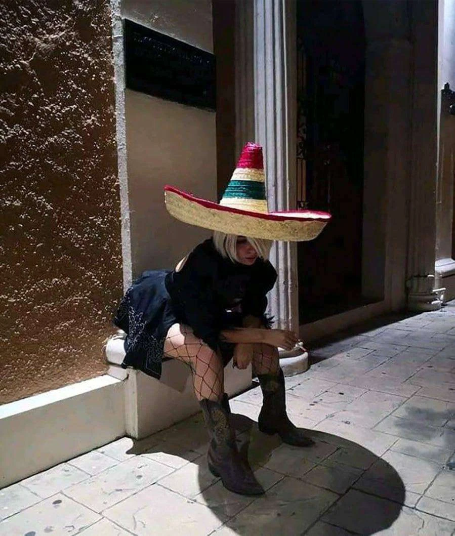 2В случайно оказалась в Мексике