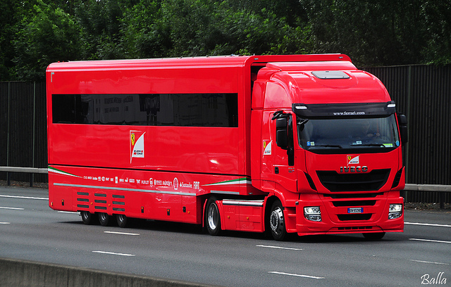 ETS 2 "Skin - Iveco Ferrari + Trailer"