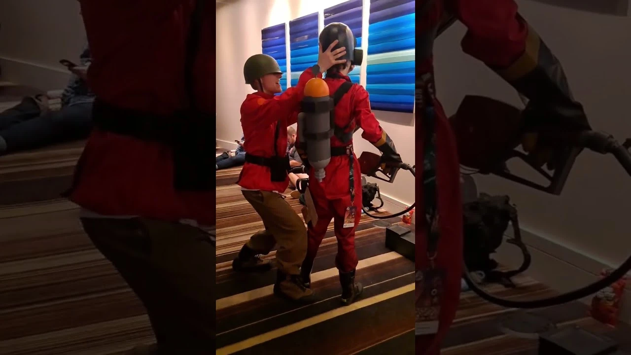 Солдат из Team Fortress 2 опять учудил дичь, и крадёт шляпы всех подряд