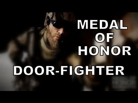 Медаль за отвагу: Борец с дверью