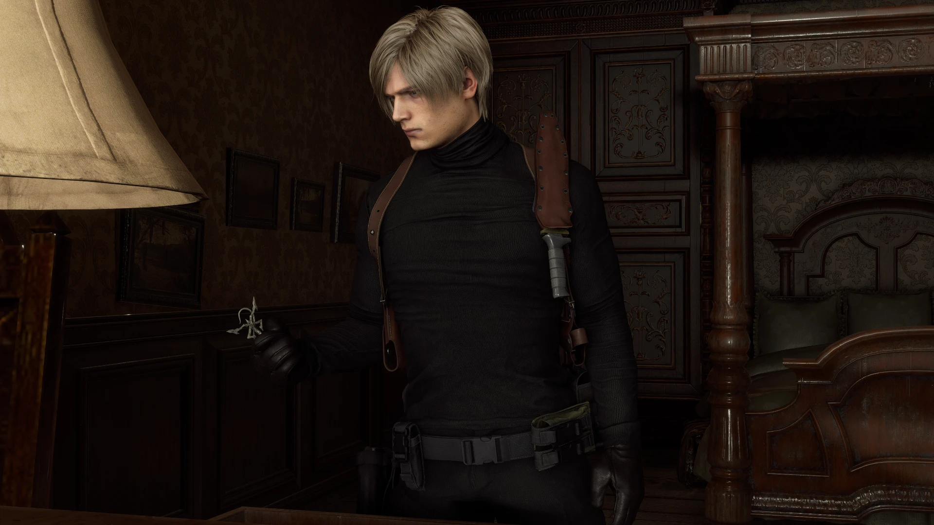 Resident Evil 4 Remake "Тактическая водолазка для Леона с патчем на броню"