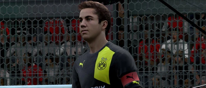 Болельщик "Баварии" играл в FIFA и сломал свой джойстик, ущерб попросил возместить Марио Гётце