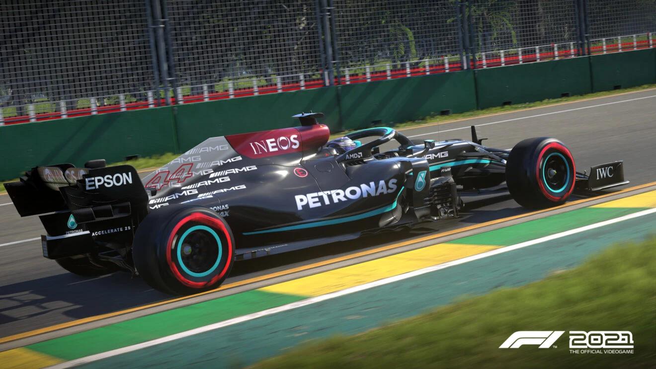 Новое обновление F1 2021 позволяет игрокам использовать собственные команды в Гран-при