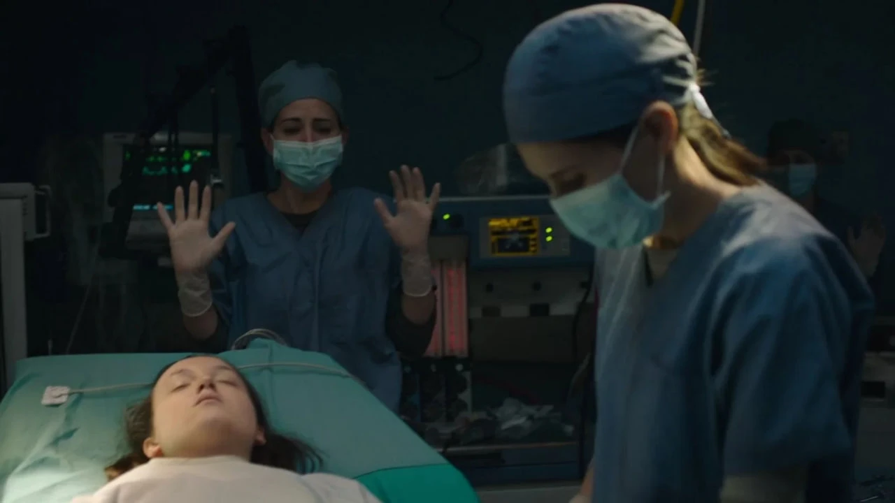 В финальном эпизоде The Last of Us засветилась актриса, исполнившая роль мускулистой Эбби в игре