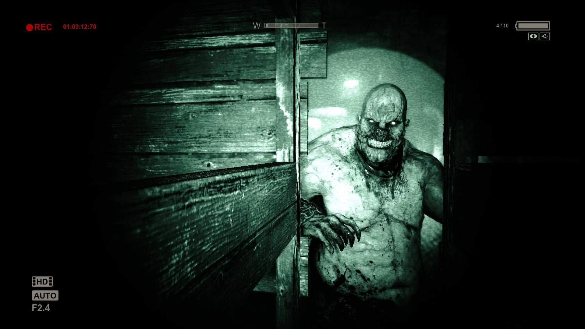 Сравнение двух главных частей хоррор-игры Outlast