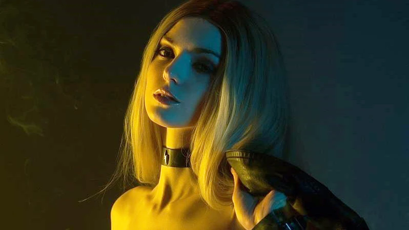 Косплей Триш из Devil May Cry 5