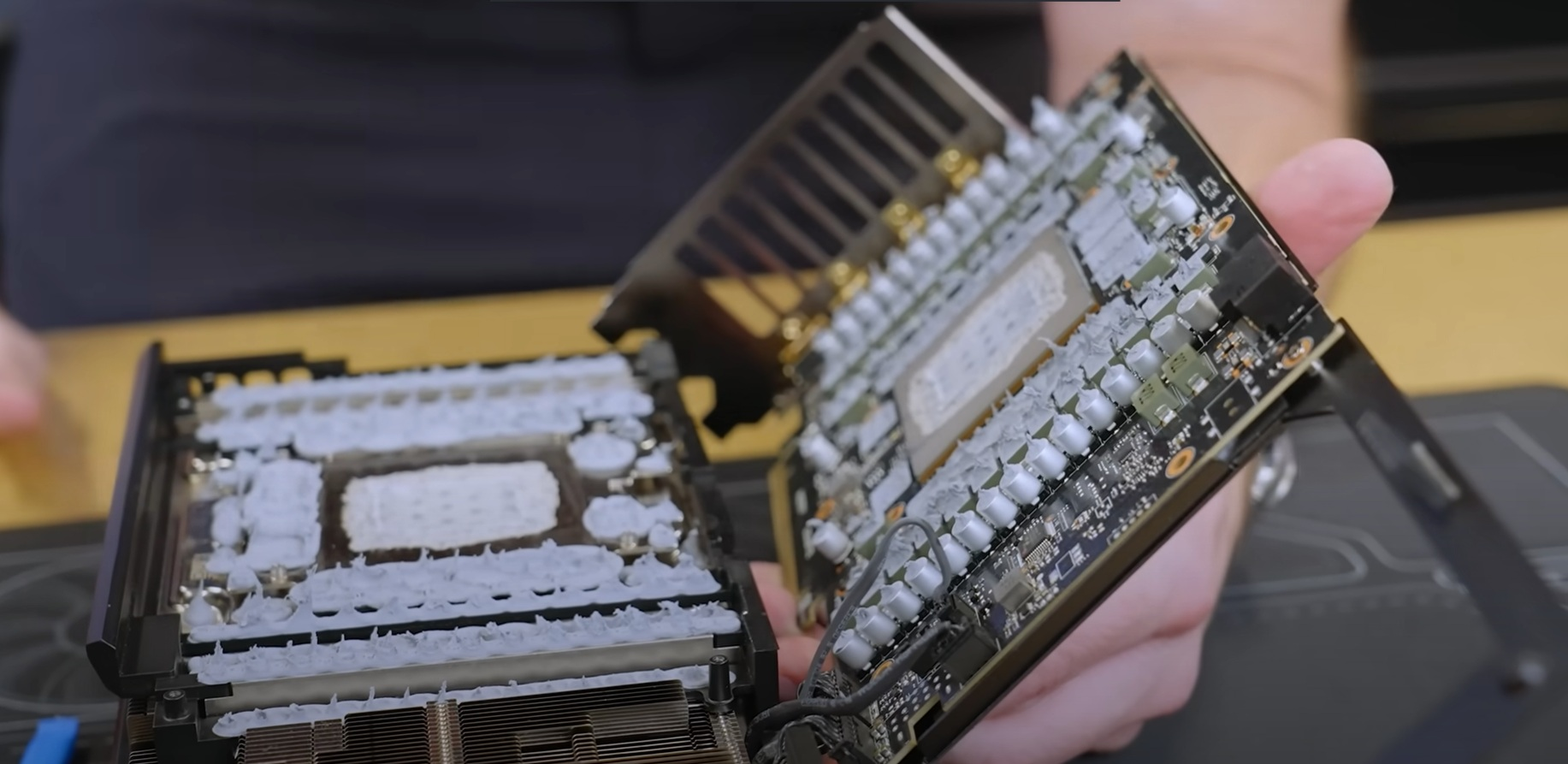 Gigabyte отказывается от протекающего термогеля в новых моделях видеокарт