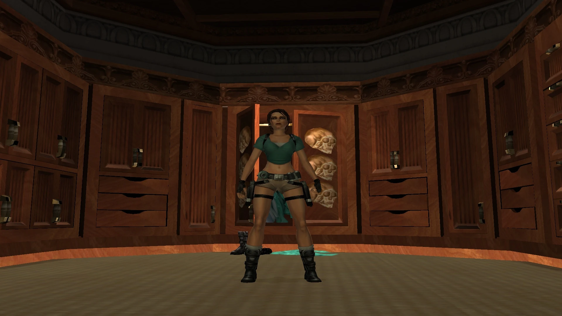 Tomb Raider Legend "Костюм с синей блузкой и кремовыми шортами"