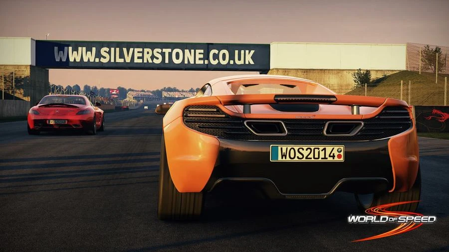 Скриншоты World of Speed - суперкары на трассе Silverstone, два городских маршрута