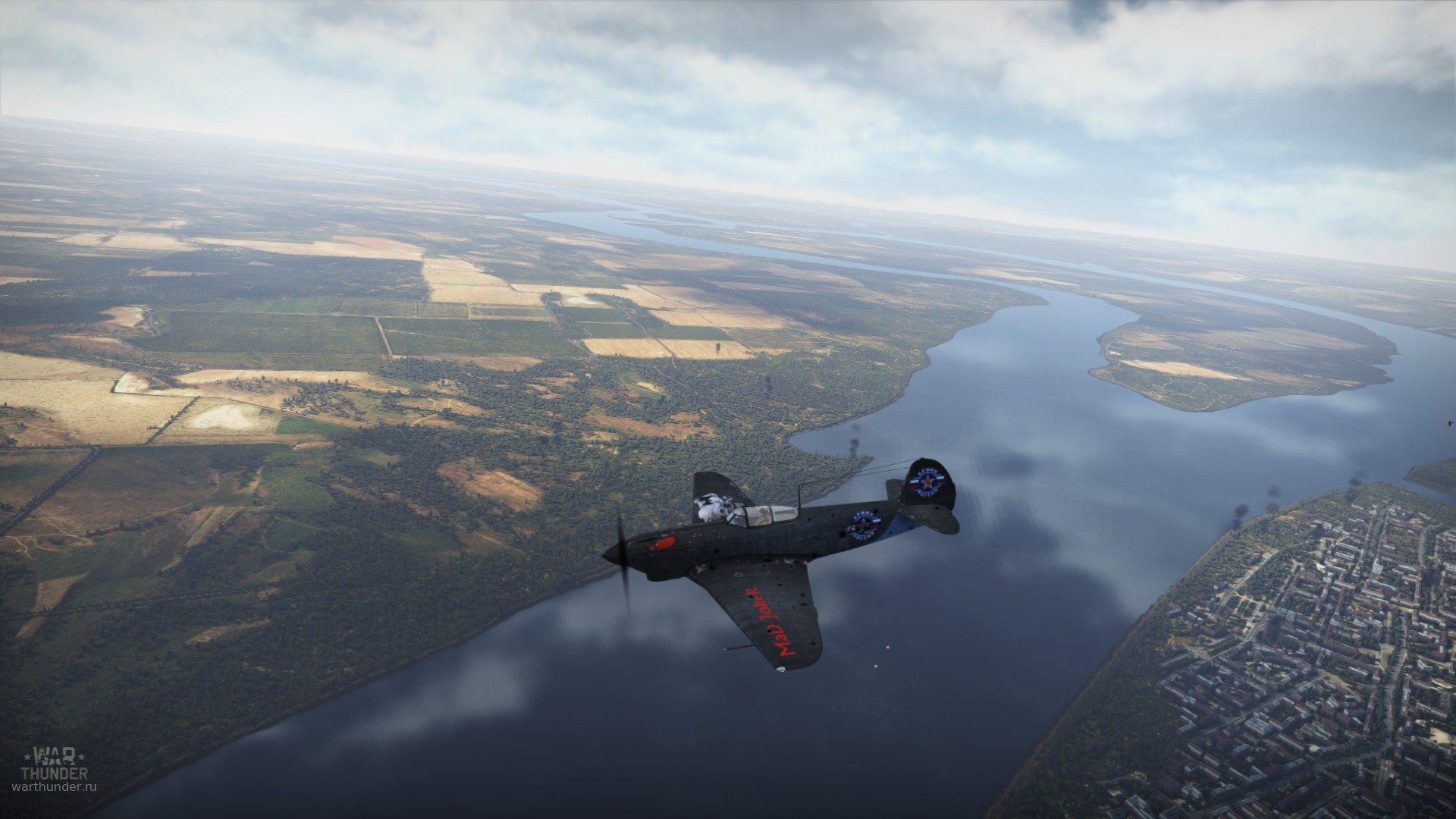 War Thunder "Камуфляж Як-9 (Безумный джокер с моделью повреждения)"