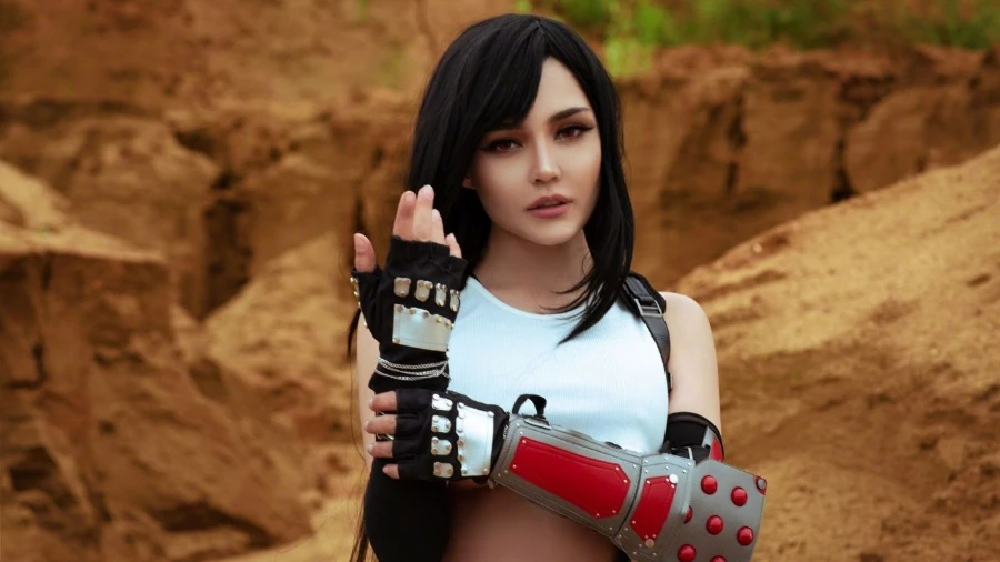 Косплей Тифы Локхарт из Final Fantasy VII