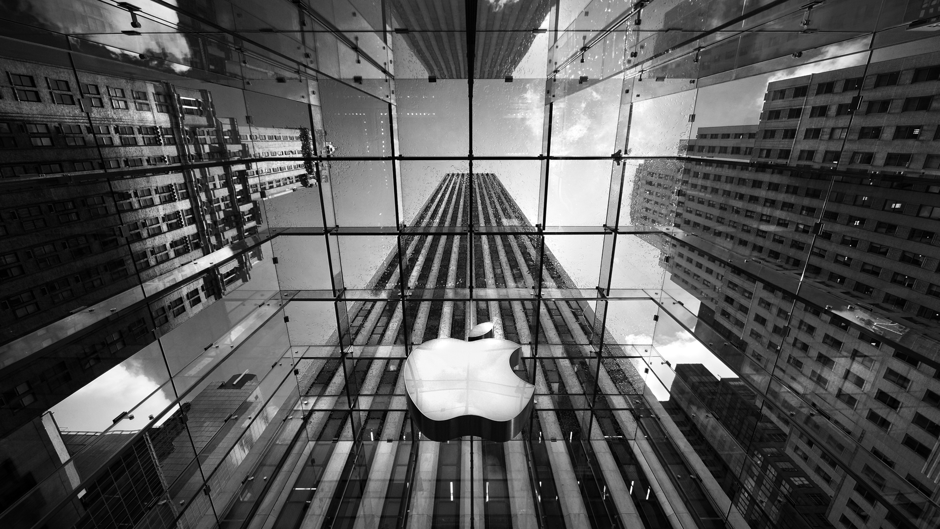 Apple снизила цены в российском Apple Store