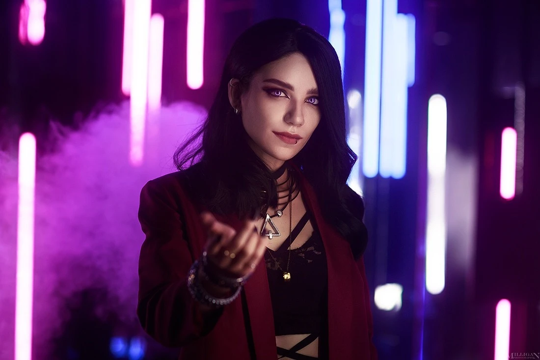 Косплей вампирши из Vampire: The Masquerade - Bloodlines 2