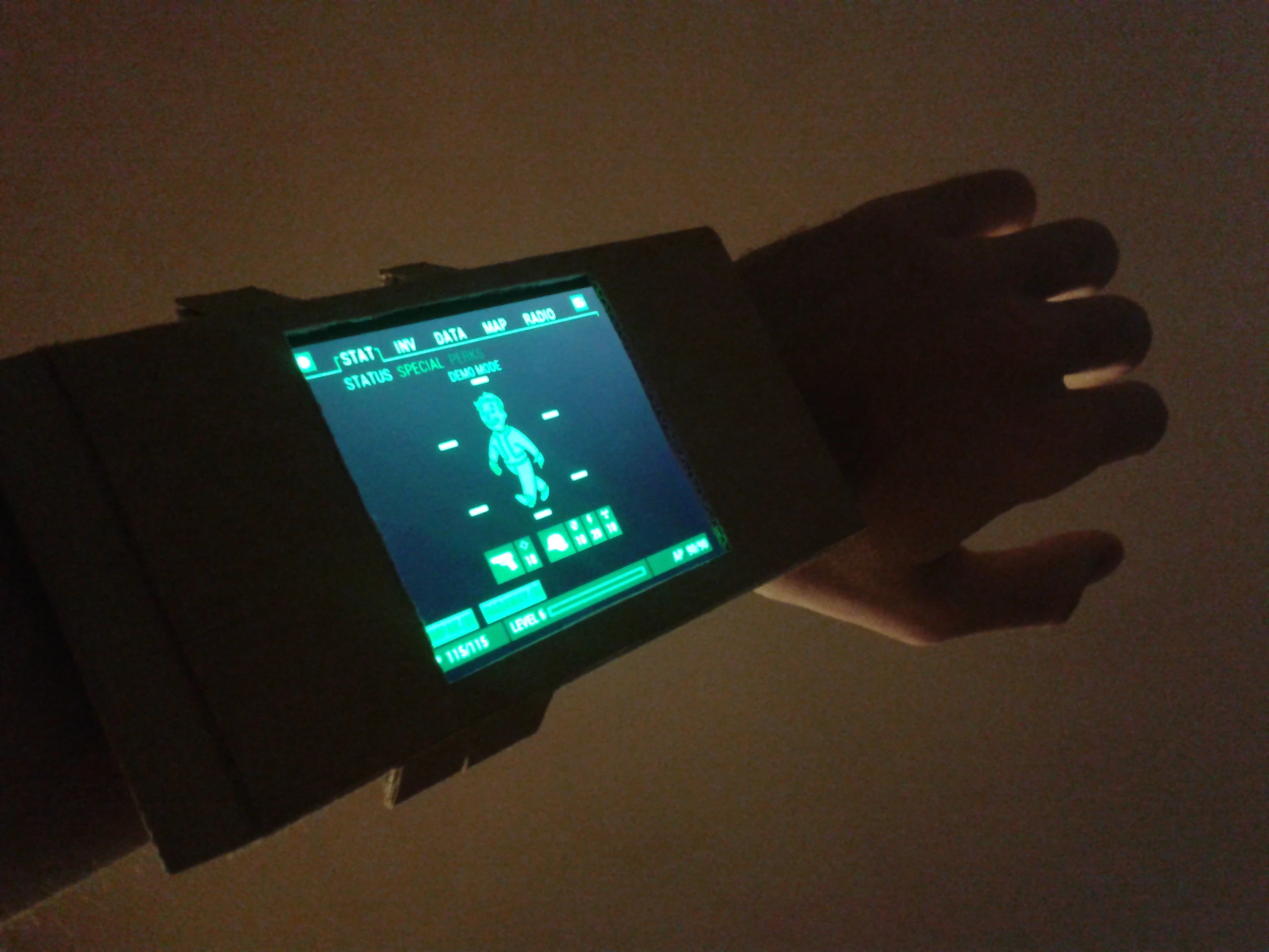 Импортозамещение, или как сделать отдаленное подобие Пип-боя