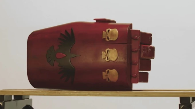 Sega выпустила рабочую модель силового кулака из Warhammer 40,000