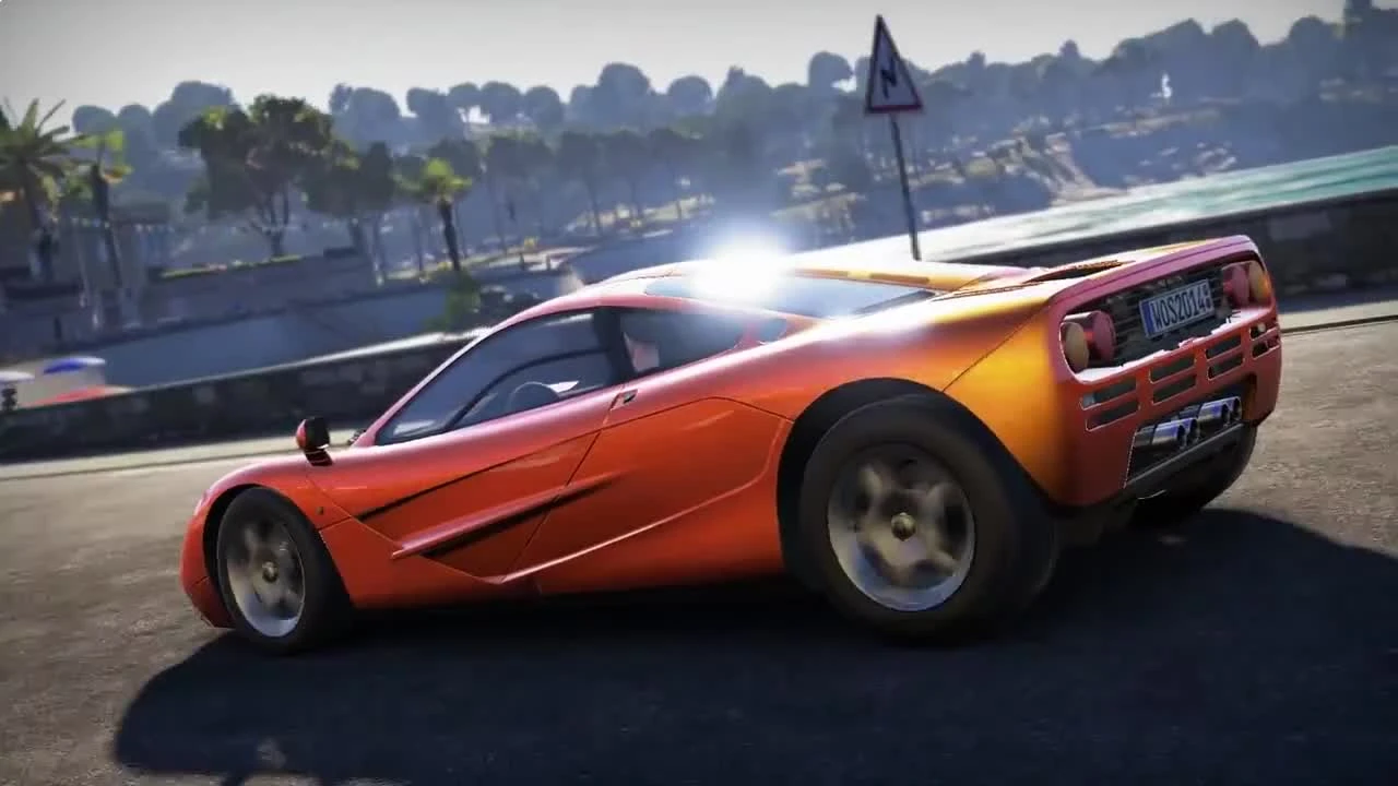 Взгляните на несравненную McLaren F1 в World of Speed