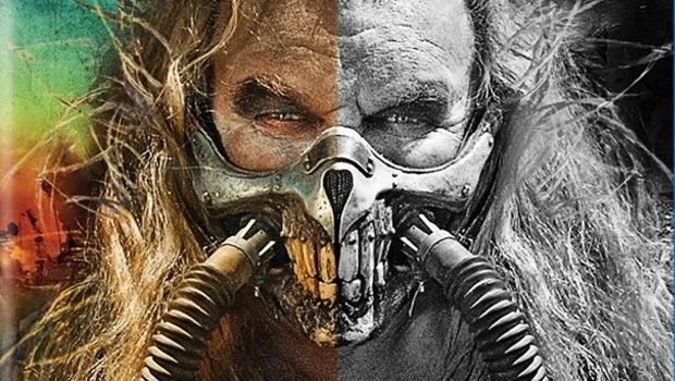 Черно-белая версия фильма "Безумный Макс: Дорога Ярости"