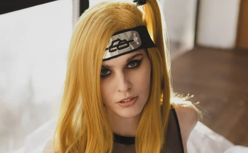 Косплей на женскую версию Дейдары из Наруто