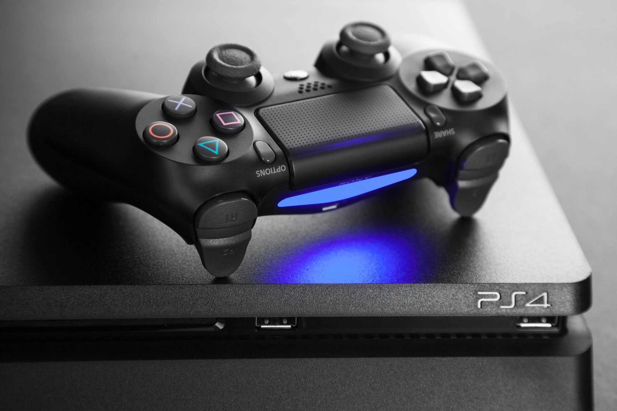 Похоже, разработчики начинают отказываться от поддержки PlayStation 4