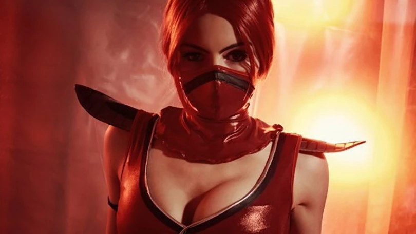 Косплей Скарлет из Mortal Kombat