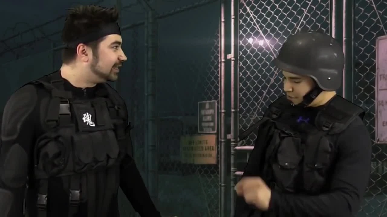 MGS: Ground Zeroes - Пародийный скетч от Angry Joe