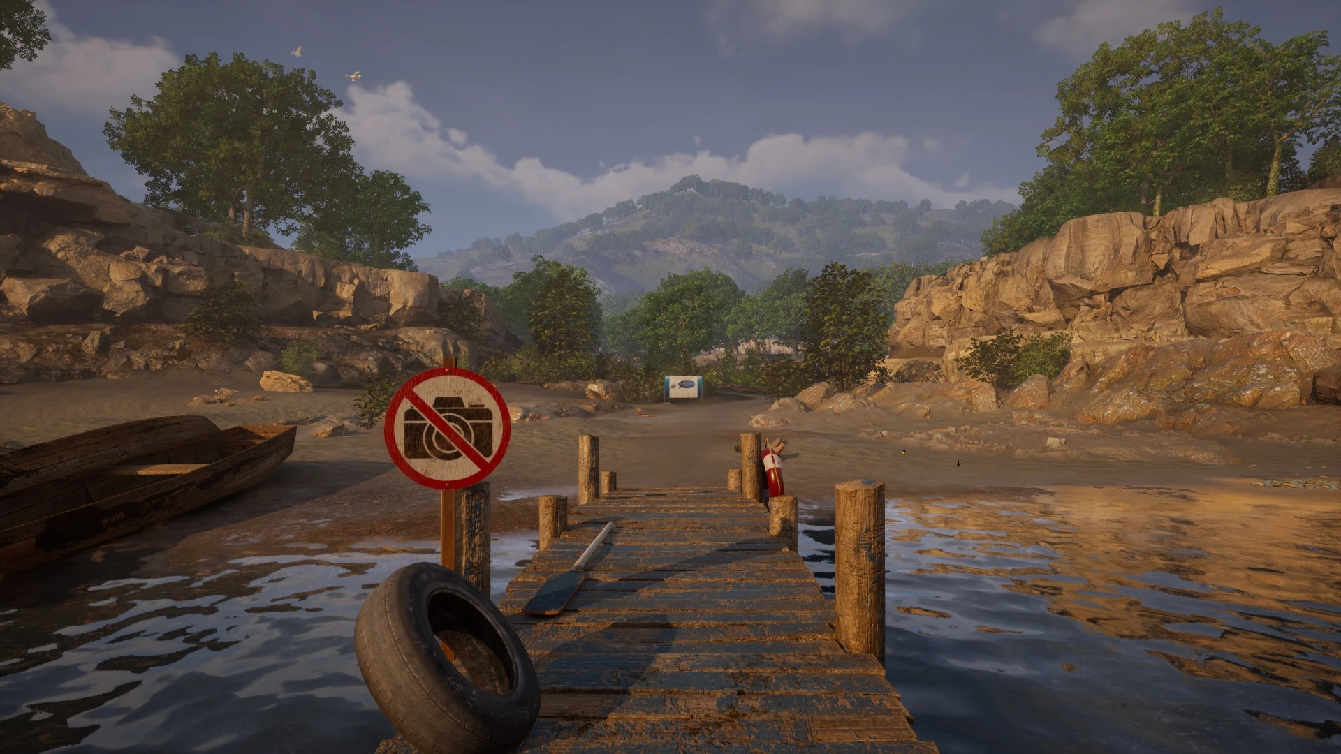 Прогулка у пристани в "Храме Зеленой Луны"