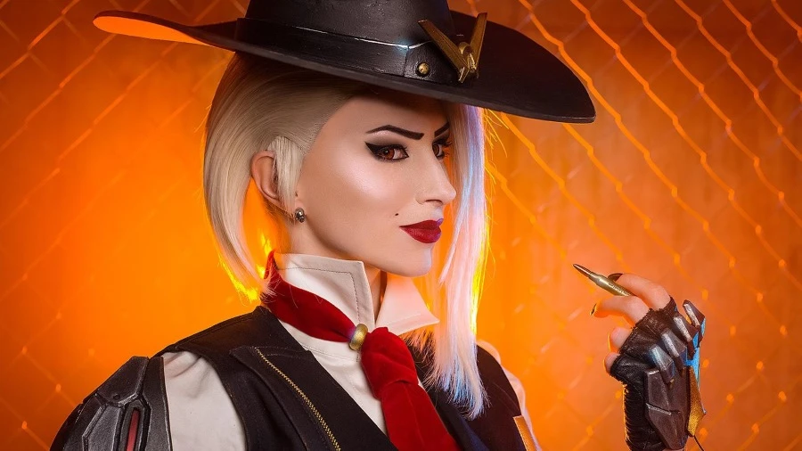 Косплей Эш из Overwatch