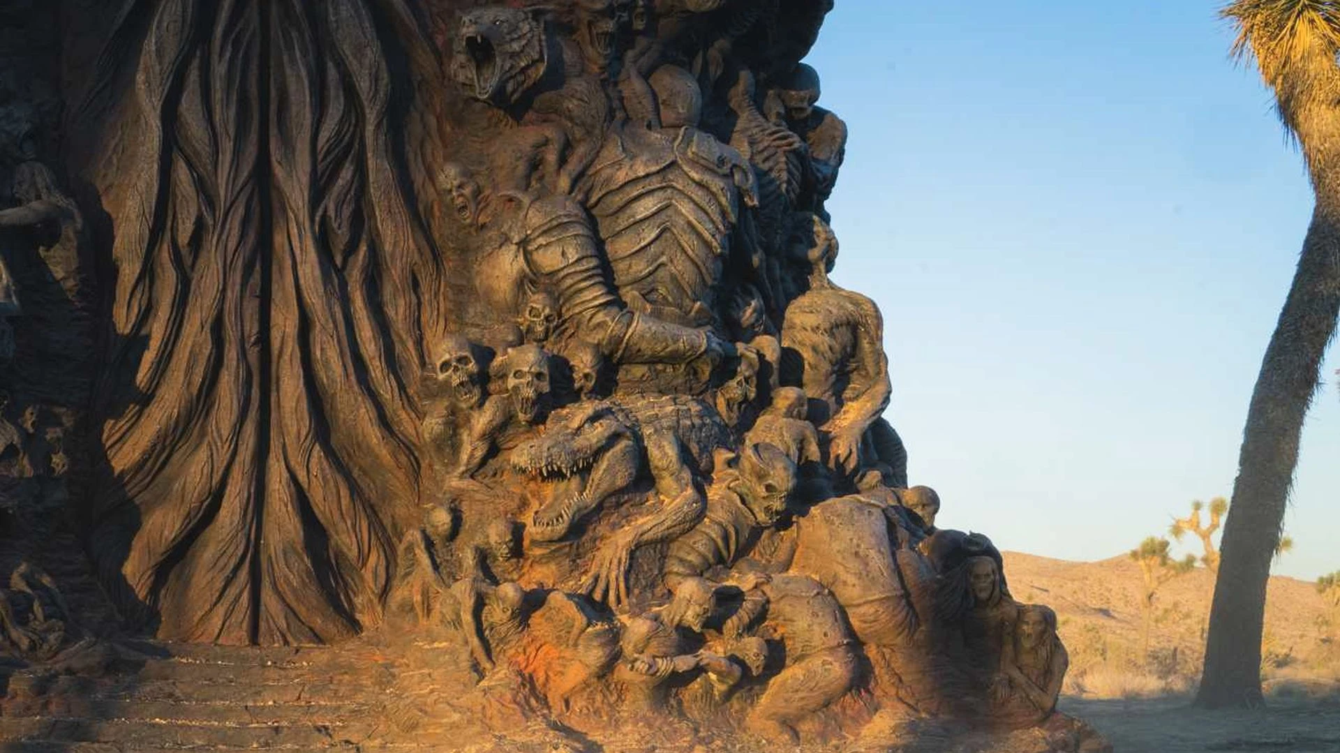 По словам Шрайера, таинственная статуя связана с "очень хорошей" игрой, от которой многие "придут в восторг"