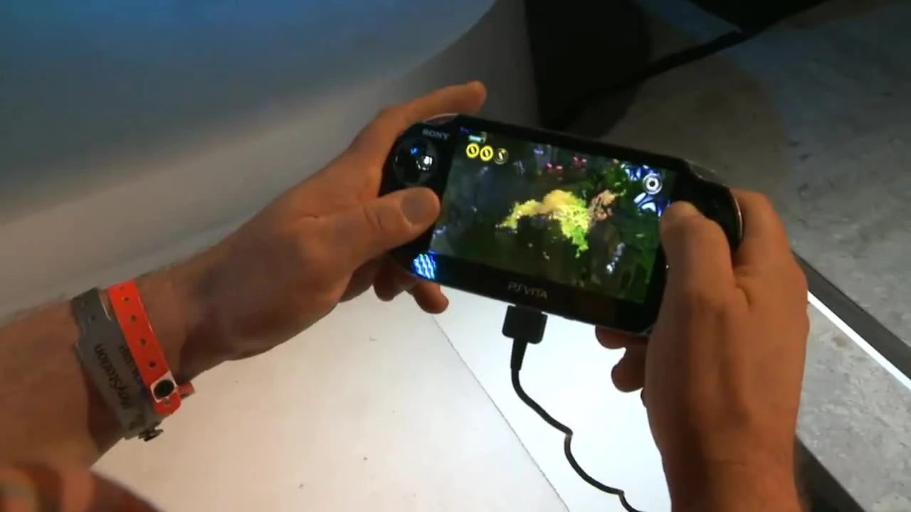 Knack "PS4 Дистанционный геймплей на PS Vita"