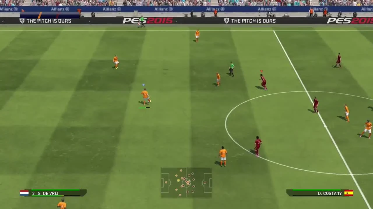 PC-версия PES 2015 является "гибридом" предыдущего и нового поколения