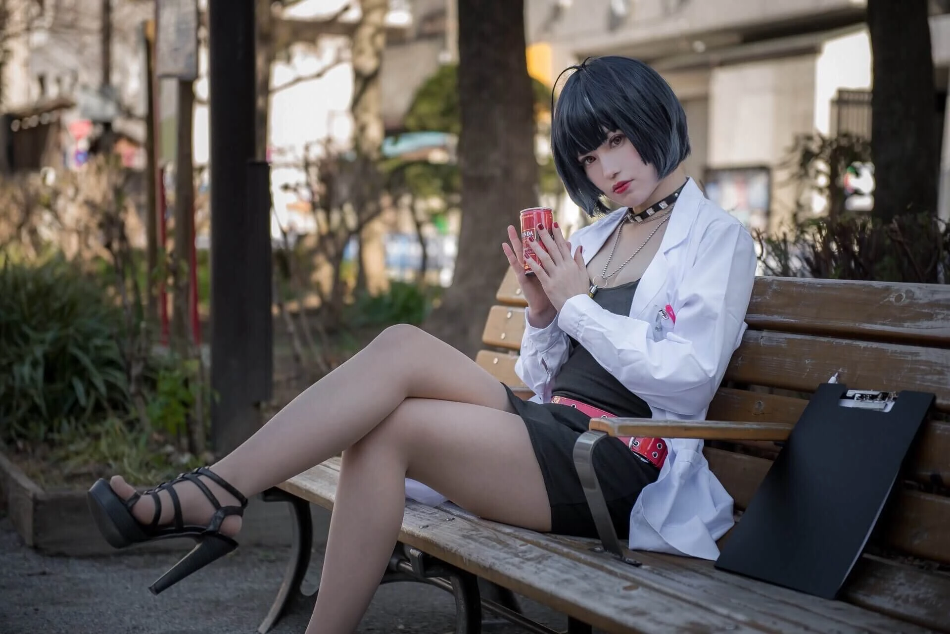 Отличный косплей на Punk Rock Doctor из Persona 5